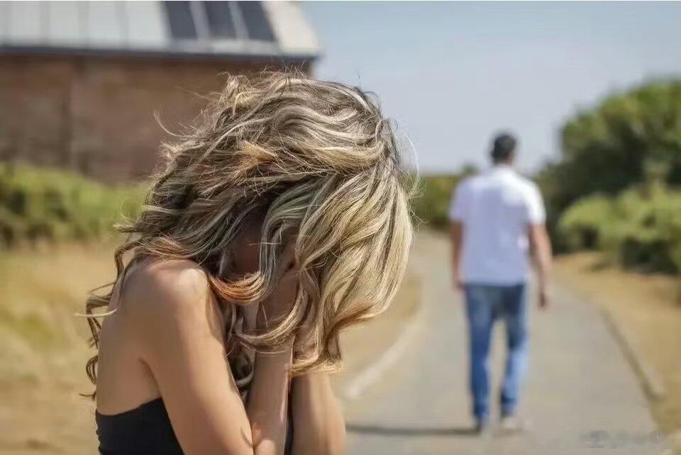 你什么都有，却找不到一个合适的人，少了点一起奋斗的生活目标，你也就糊涂了什么才是