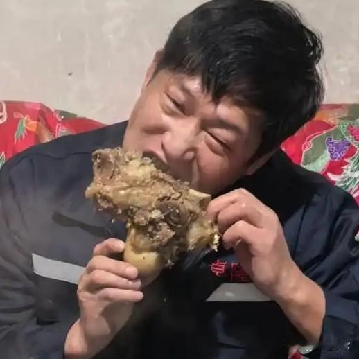 为什么爱吃狗肉的人长相都特别丑？

之所以产生这种感官印象，更多源于心理暗示与社