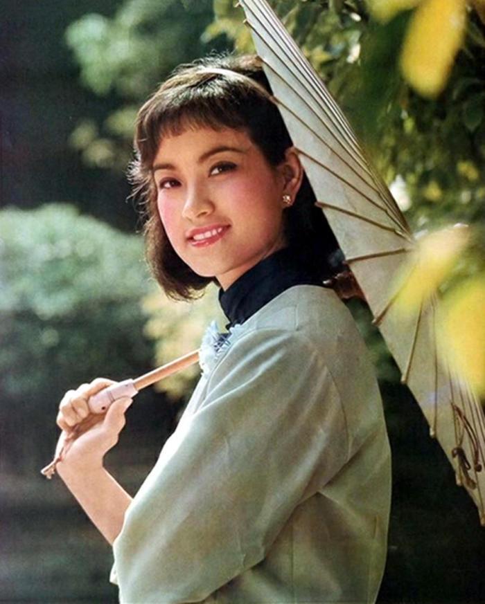 刘晓庆70多岁还没搞清楚自己的身世，连生父是谁都不知道，甚至连自己是不是亲生母亲