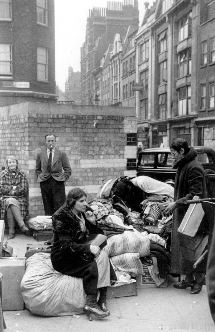 1941年德国空袭后的伦敦 