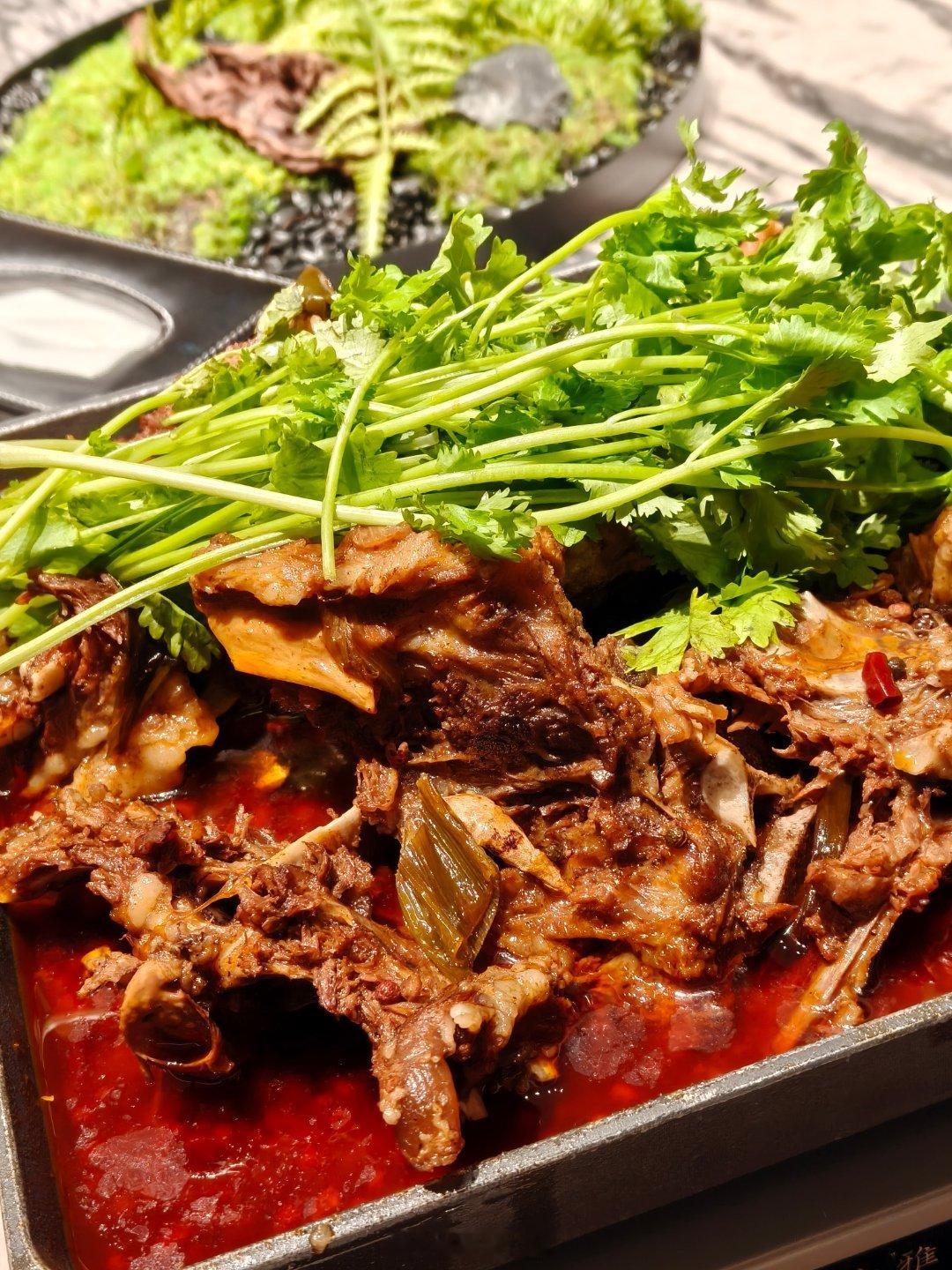 恰上我豆姐的饭了[抱一抱]，但为什么C位是套哥??? ​​​