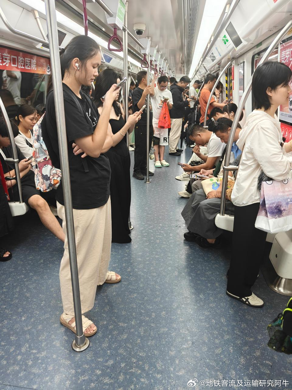 深圳地铁 网友2026-07-07（周二，深圳暴雨 ）p1为15:08分深圳地铁