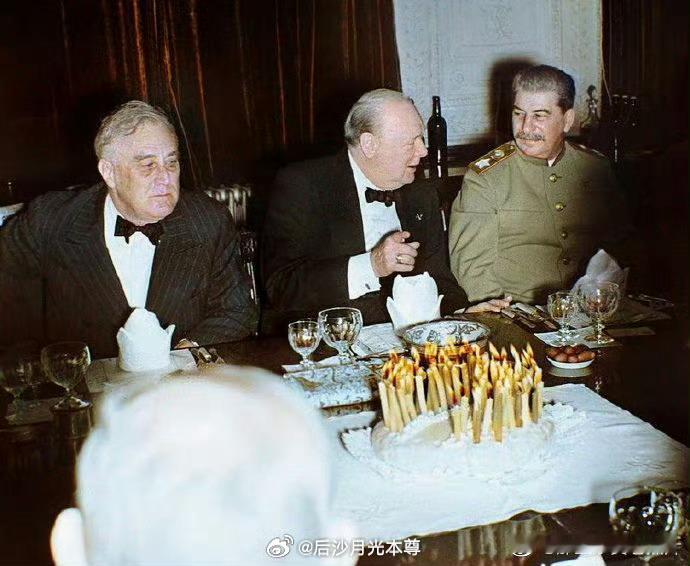 德黑兰。时间：1943年11月30日13点40分。地点：苏联驻伊朗大使馆。这一天