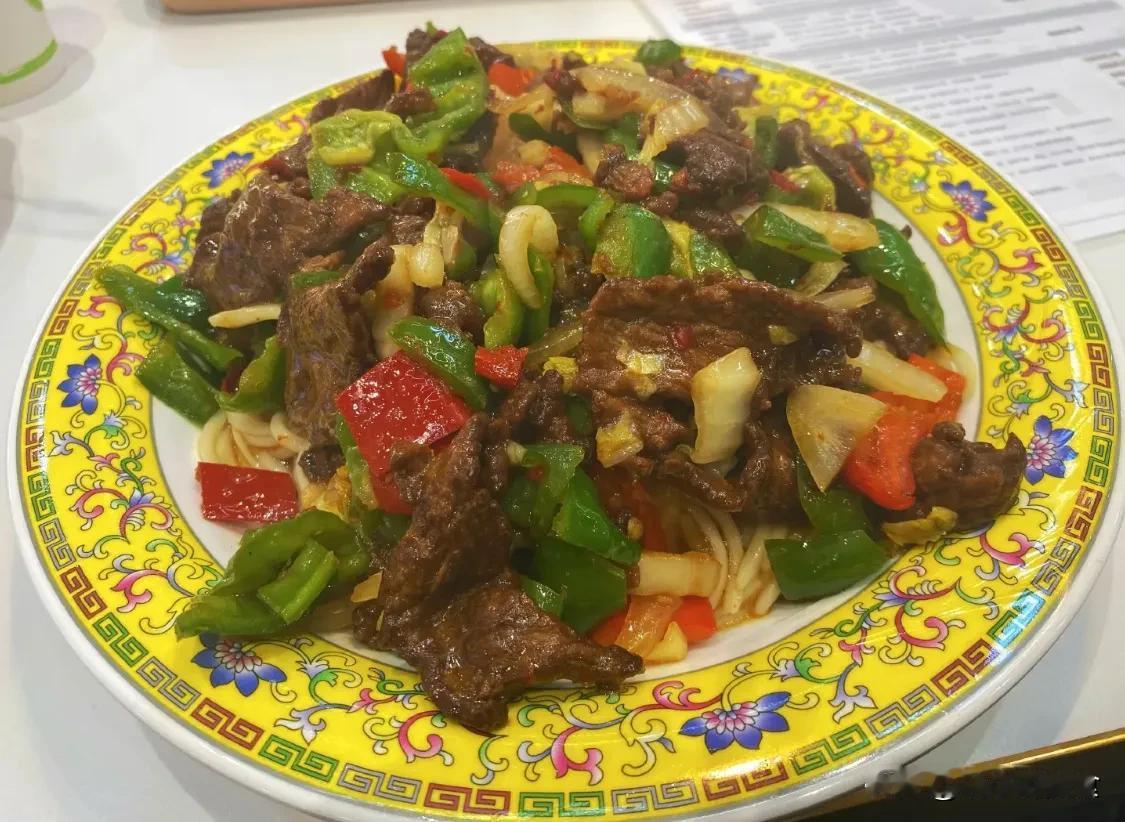  没想到还真的开了分店，作为乌鲁木齐水区的老牌拌面馆子的担当胖玛琪居然也开分店了