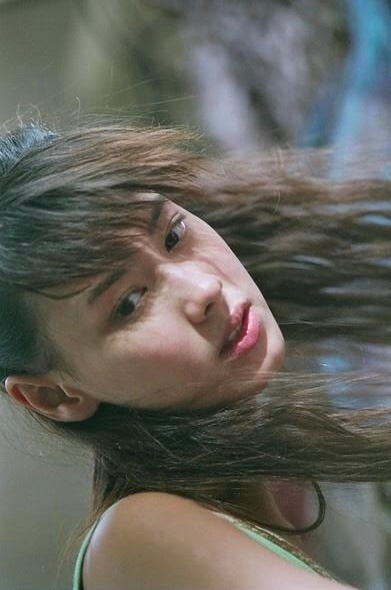 2006年，十八岁的梁洛施，在《伊莎贝拉》中的一张面孔。 