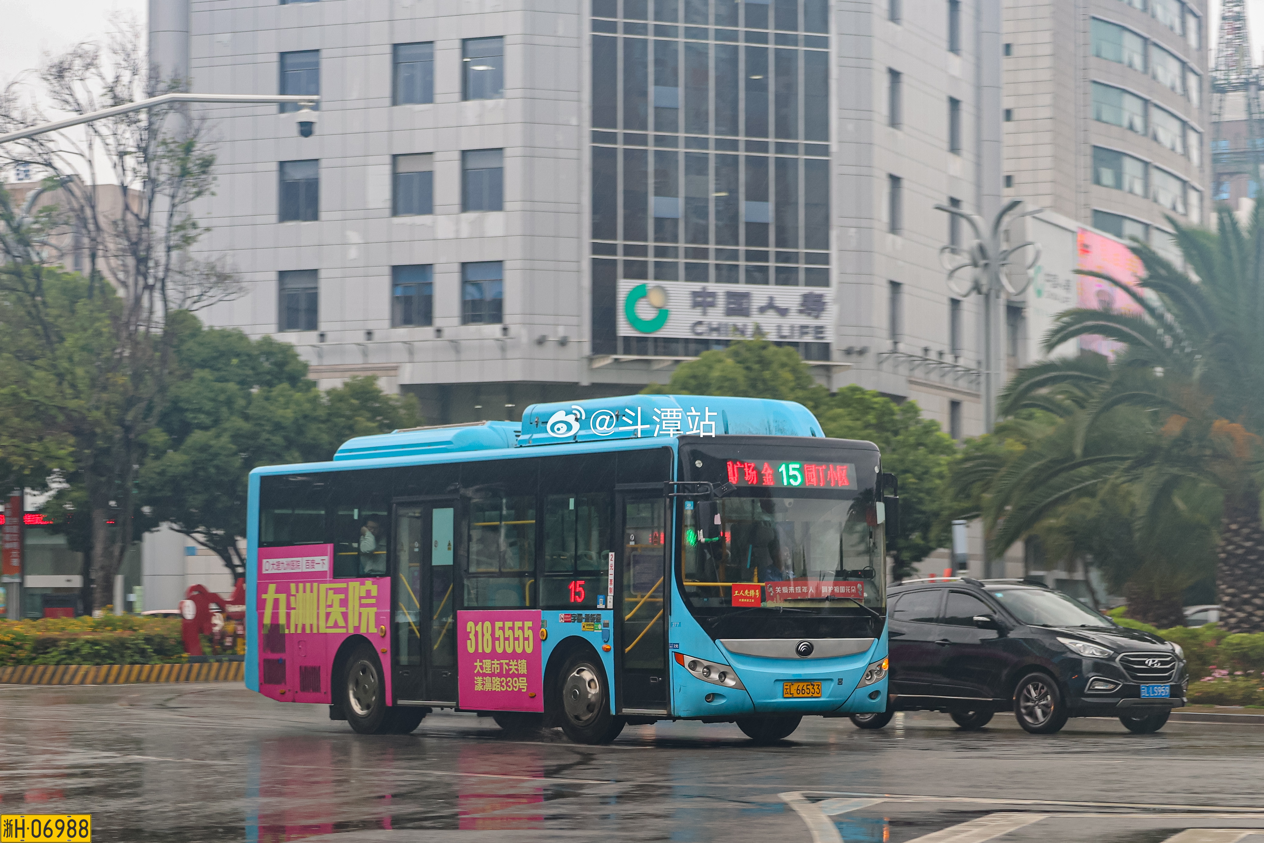 【彩云之南·大理篇】大理公交旗下仍然保有部分有排放公交车，只可惜当时未能成功拍摄