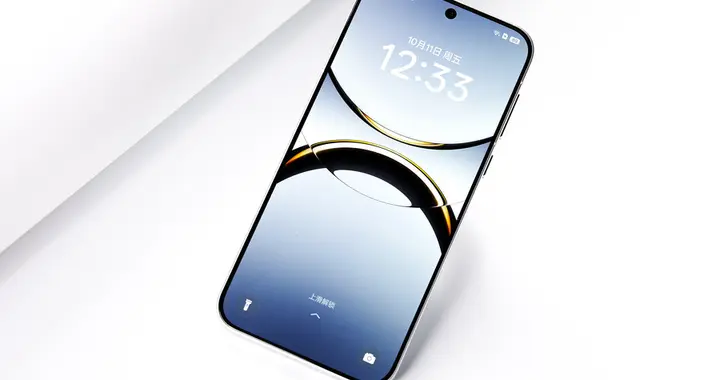 不再是超大圆形镜头模组？OPPO Find X9工程机曝光，搭载天玑9500