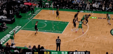 防的真好！追梦这担当能力依旧健在！
在今天NBA常规赛勇士对阵凯尔特人的第三节比