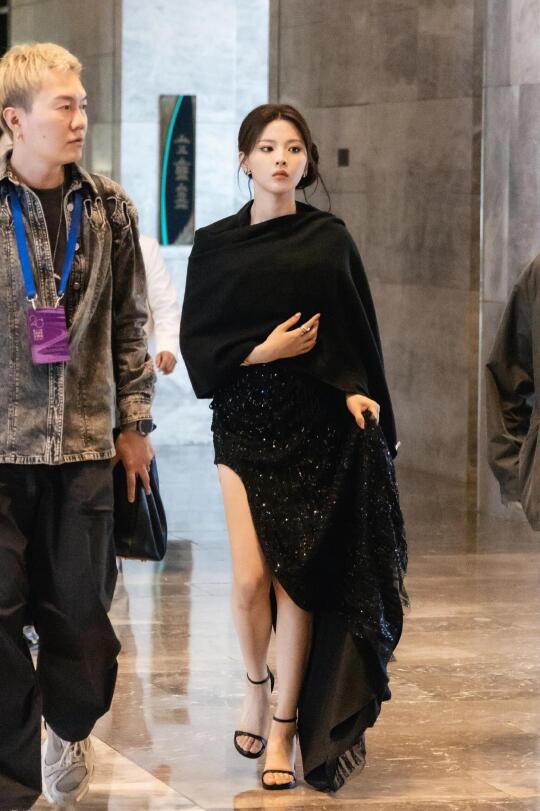 好权威的脸，杨超越华表奖太美了图存