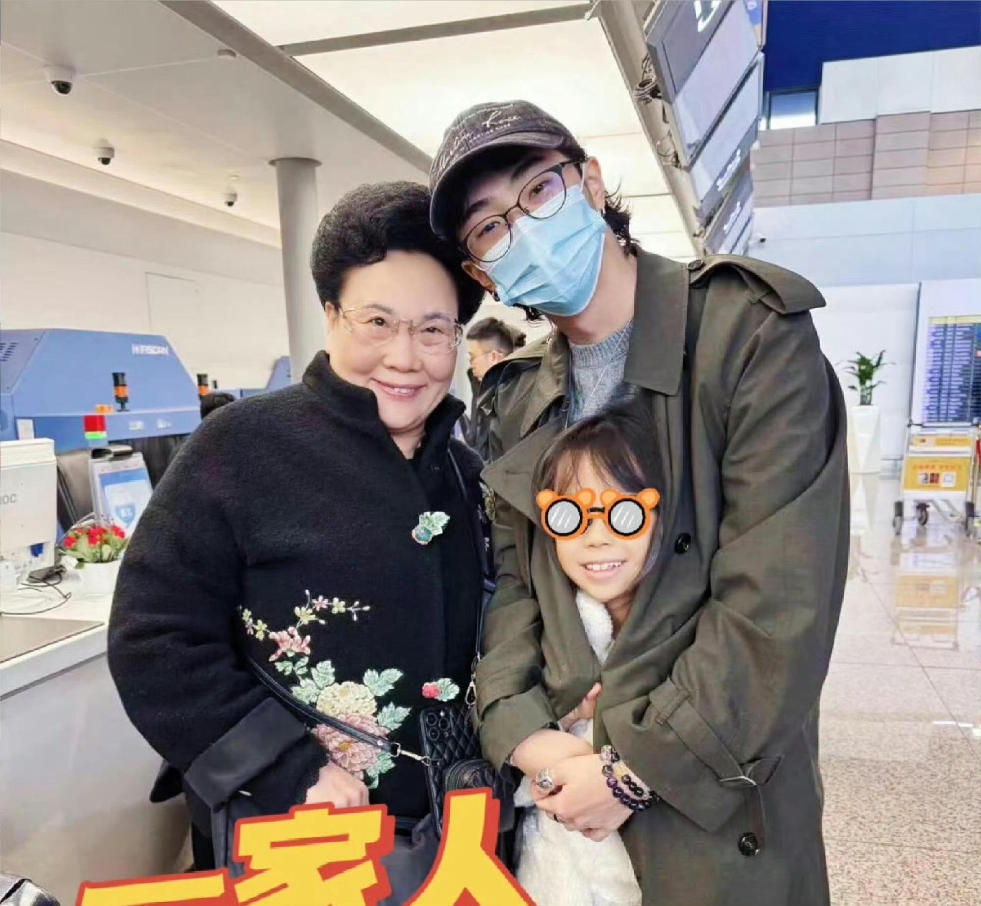 伊能静秦昊9岁女儿又高又瘦 伊能静真的温柔，把孩子教的这么好是必然的