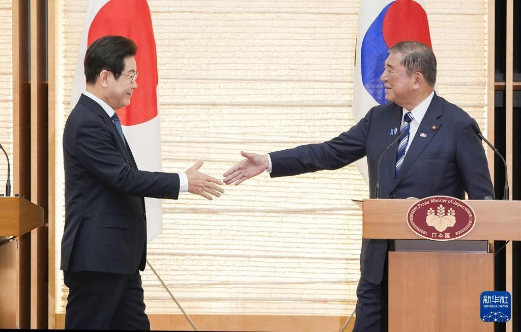 李在明大概率会推动韩日关系发展。从近期动态看，当地时间8月23日，他在日本东京与