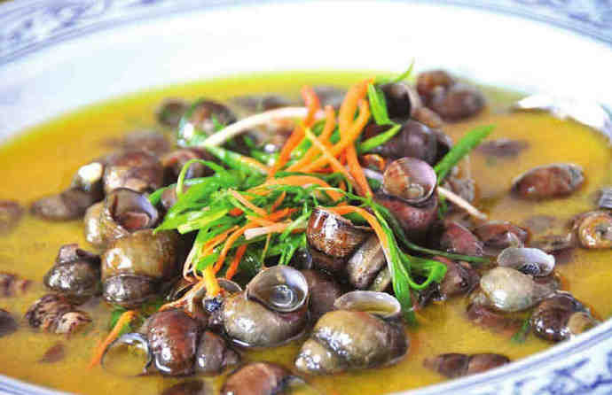 宁波人春天必吃之螺蛳 宁波人喜欢把螺蛳叫成“蛳螺”，清明临近，民间有“清明螺，赛