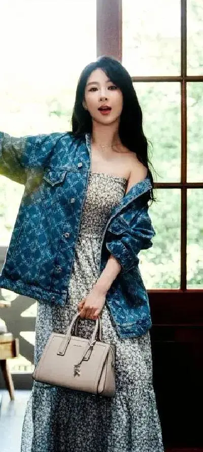 杨紫 杨紫活动生图 五一节快乐 上热门