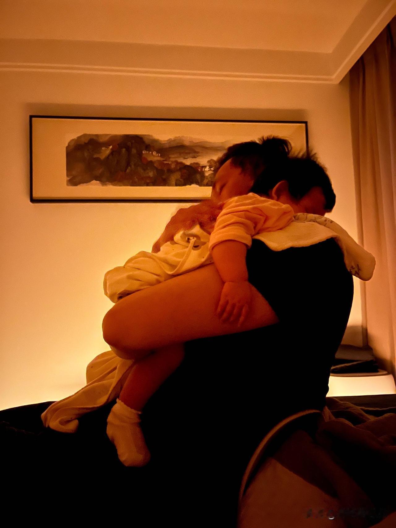 娃是我生的，夜是我俩一起熬的
娃是我生的，夜是我和我老公一起熬的。
这句话说出来