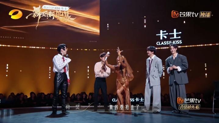 吉克隽逸原唱地位被动摇了舞者和吉克隽逸现场抢歌舞蹈新风暴 吉克隽逸和舞者这波合作