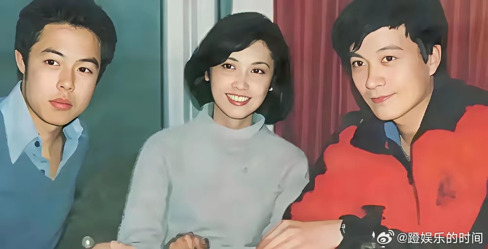 没想到他竟然也有帅气的时候？我眼中的张铁林一直是那种老态龙钟的中年男人的样子，以