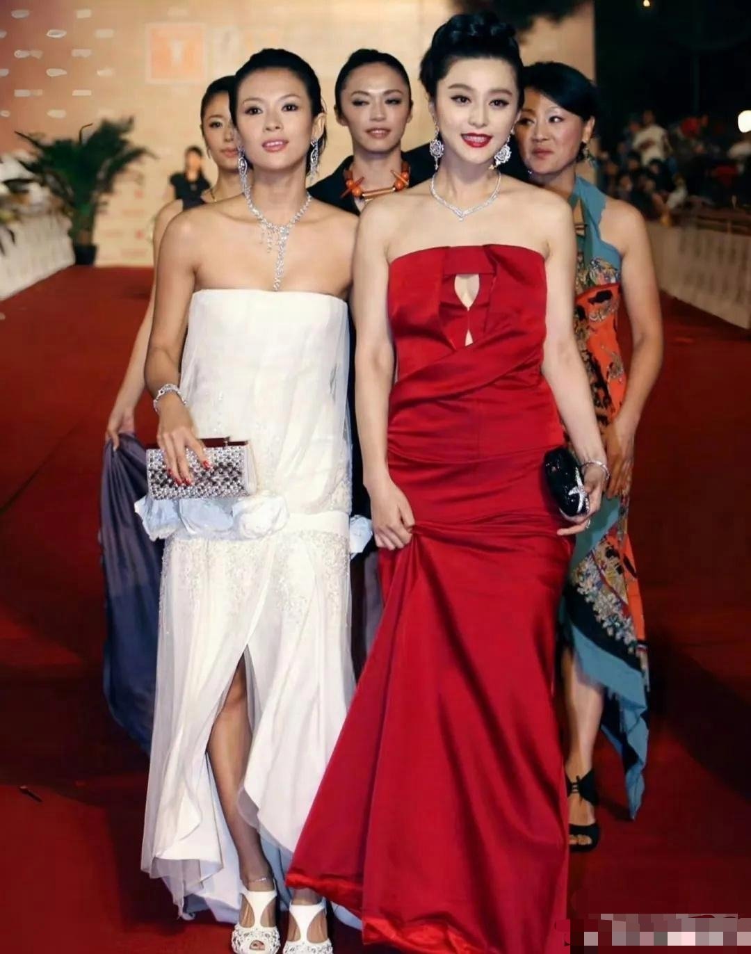 不得不佩服范冰冰的气场可以碾压一切～ 