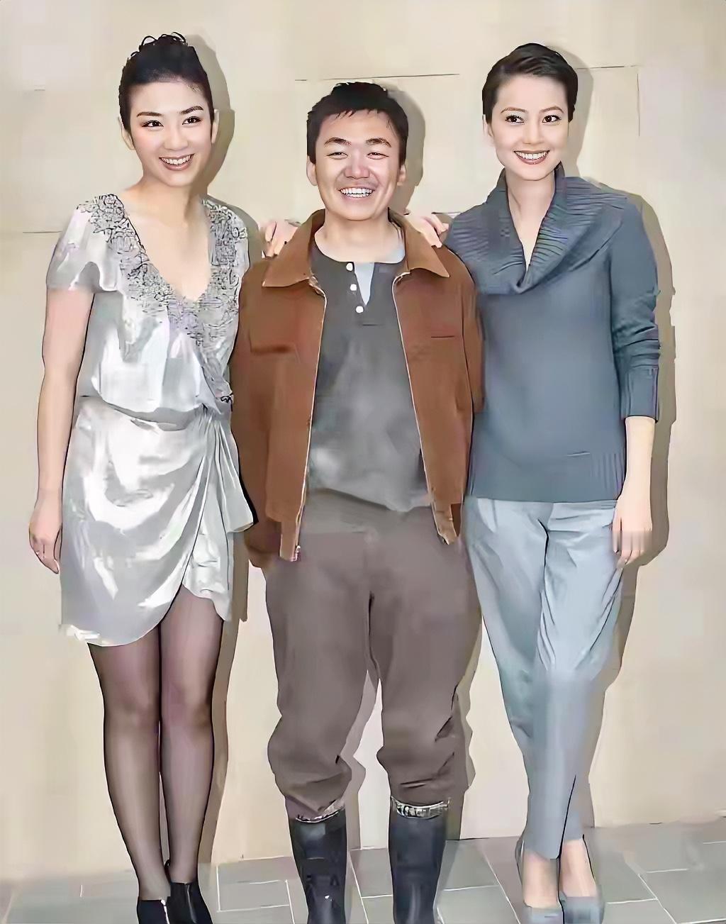 我敢打赌，能把这三位全部认出来的，绝对是一位高手，我看了半天，只认识中间的，是宝