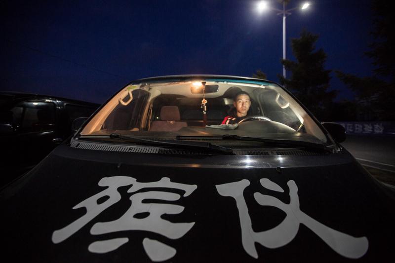 她穿婚纱为自己办葬礼，却用爱与坚强让生命绽放光芒！北京女子胃癌晚期的感人故事，丈