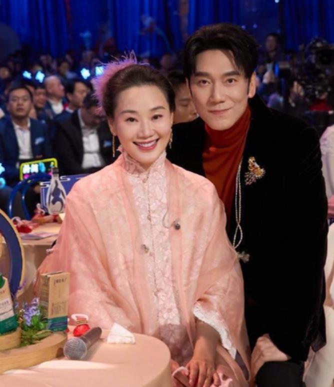 林依轮甩掉人老珠黄的发妻，转身娶了选美冠军西华，婚后他将600万积蓄全交给老婆保