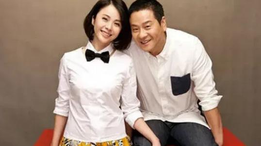 1998年，41岁的刘威爱上了18岁的杨若兮，两人同居了9年。然而，刘威在一次出