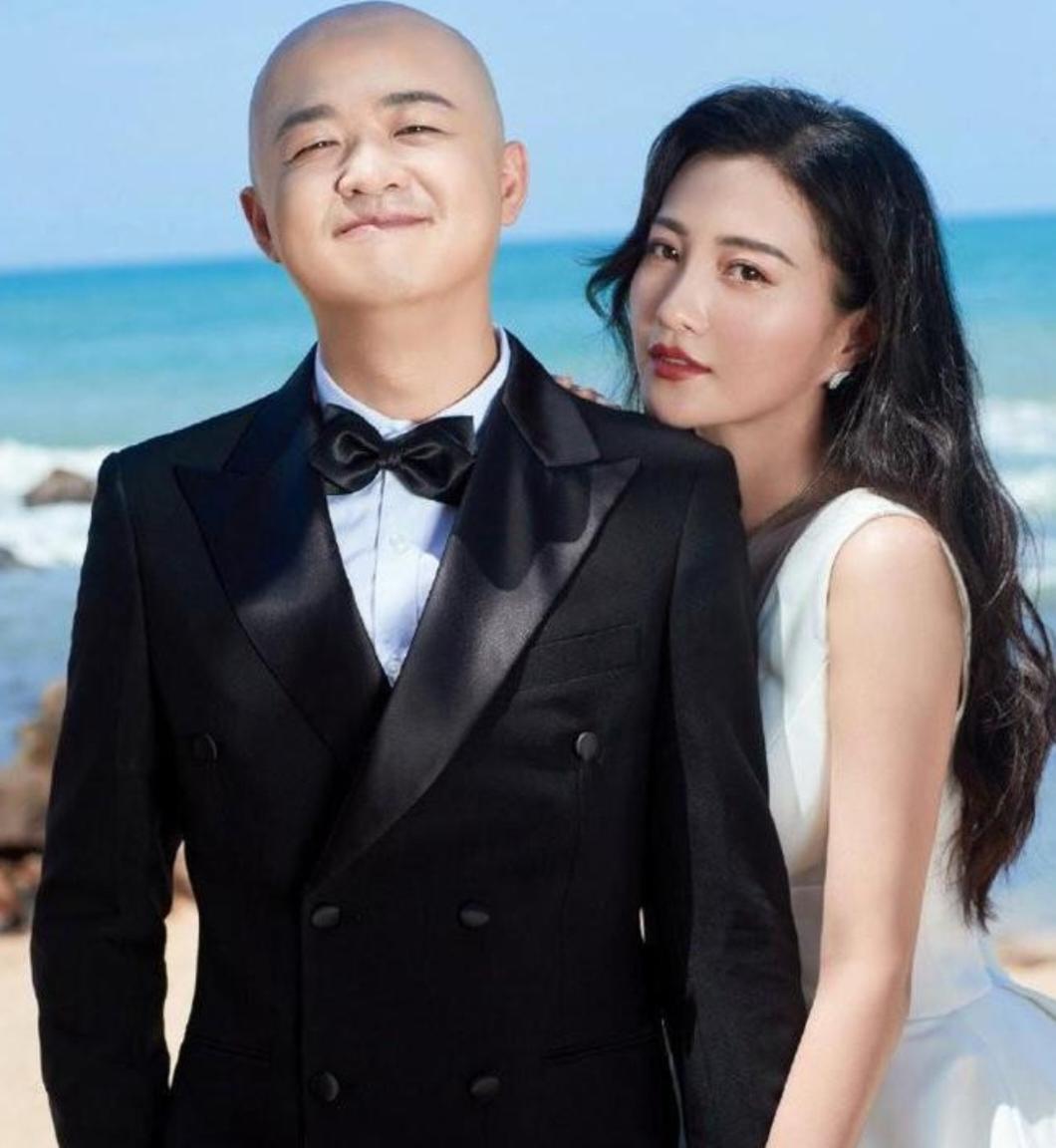 我敢赌一万次
包文倩这次不会离婚
不是她有一双儿女，而是她这个人爱包贝尔爱的死去