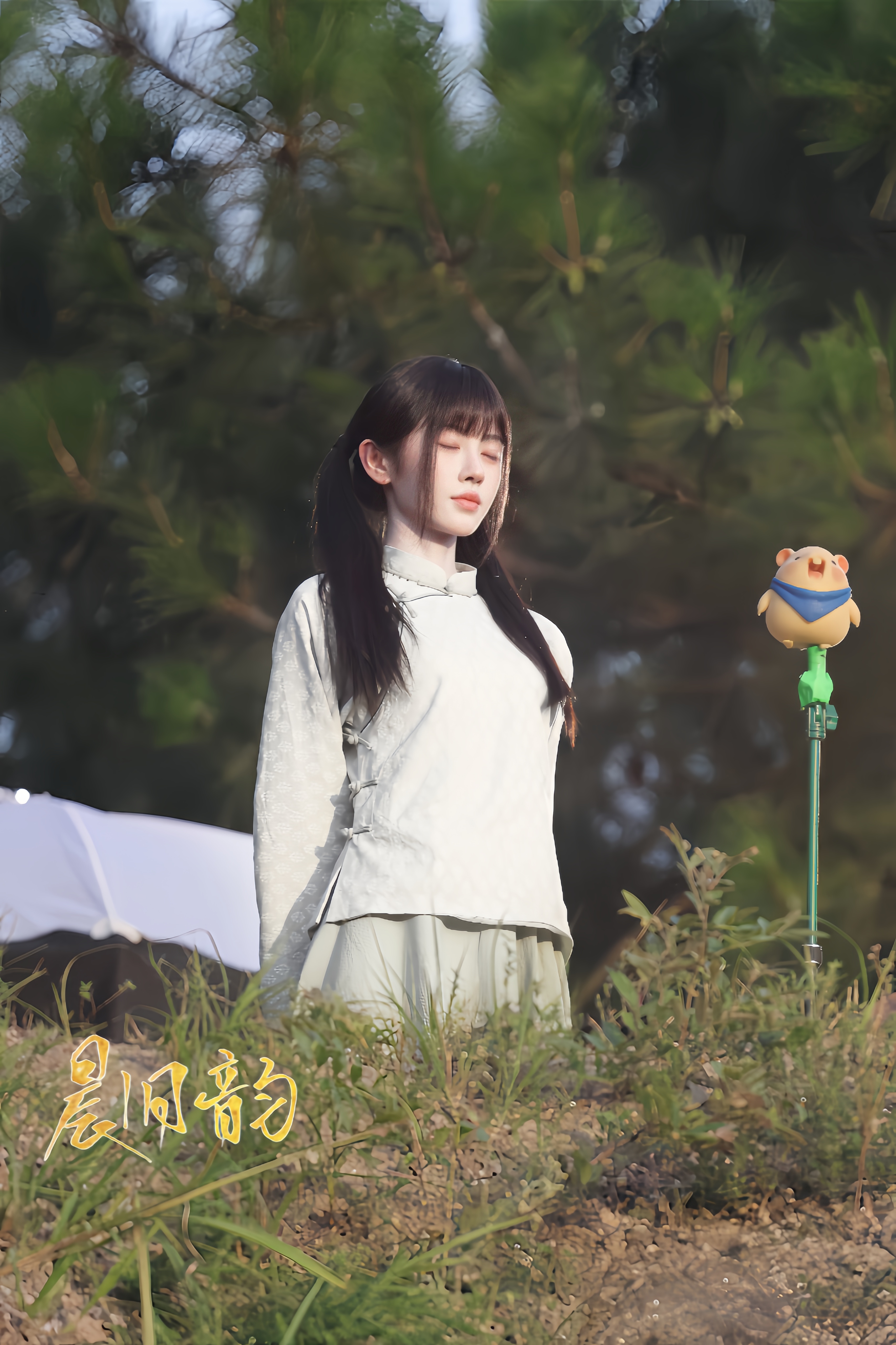 “谁家萌妹纸在闭目养神”鞠婧祎鞠婧祎苏绿夏  专栏 · 产出◎修修修