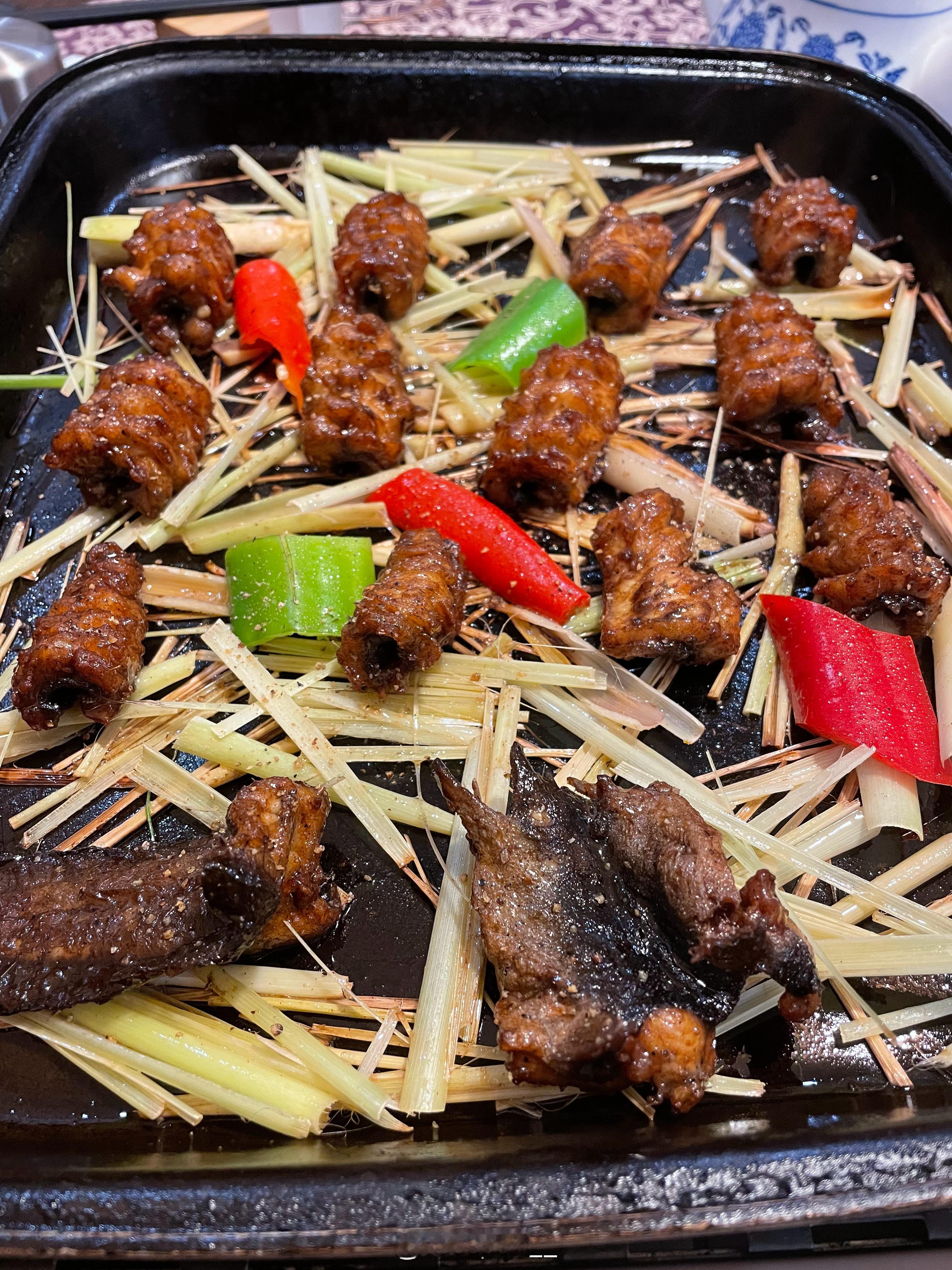 #顺德菜有多好吃##美食# 香茅焗无骨花鳝，绝杀！  ​​​