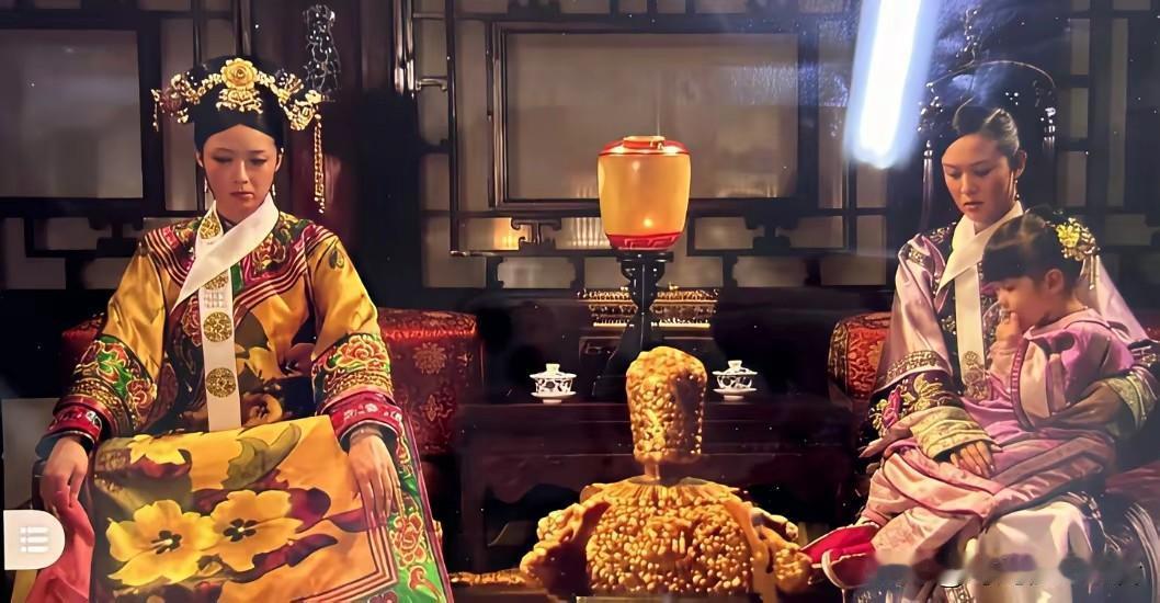 蒋欣不是来搞笑的吧！
华妃的一丈红已经是网络梗，如今越看越有意思，这跑腿上炕，也