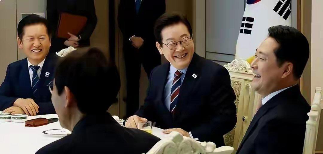 李在明为什么这么厉害？
最新支持率直接飙到了64%，
不支持率更是创下了24%的