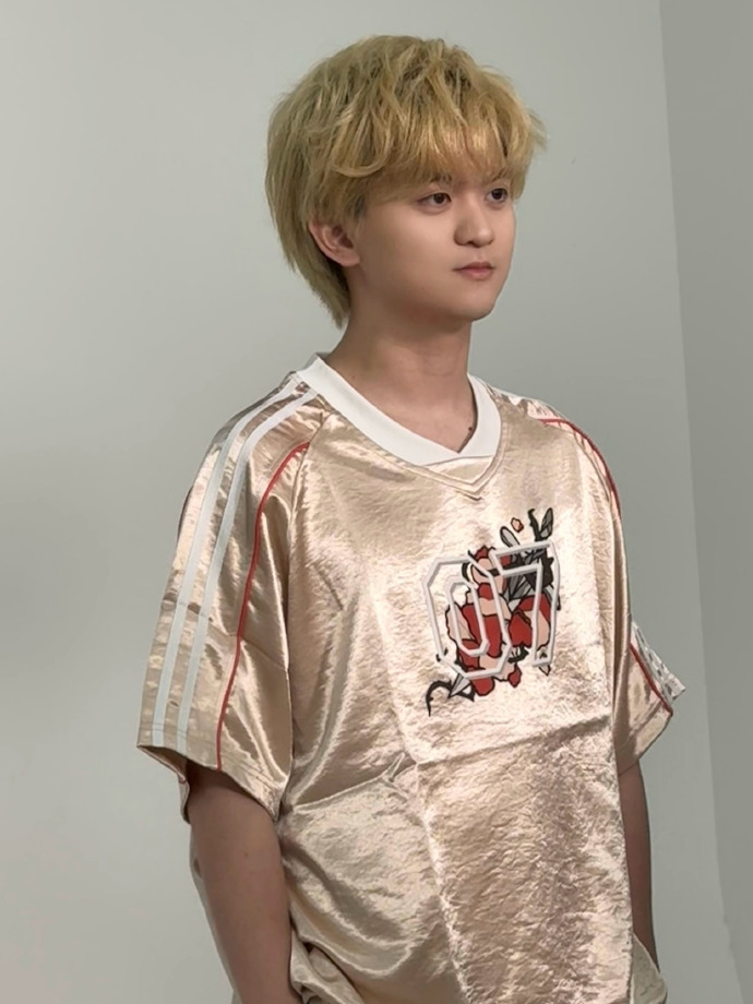 这是鸡毛的新队服莫2026kpl夏季赛
