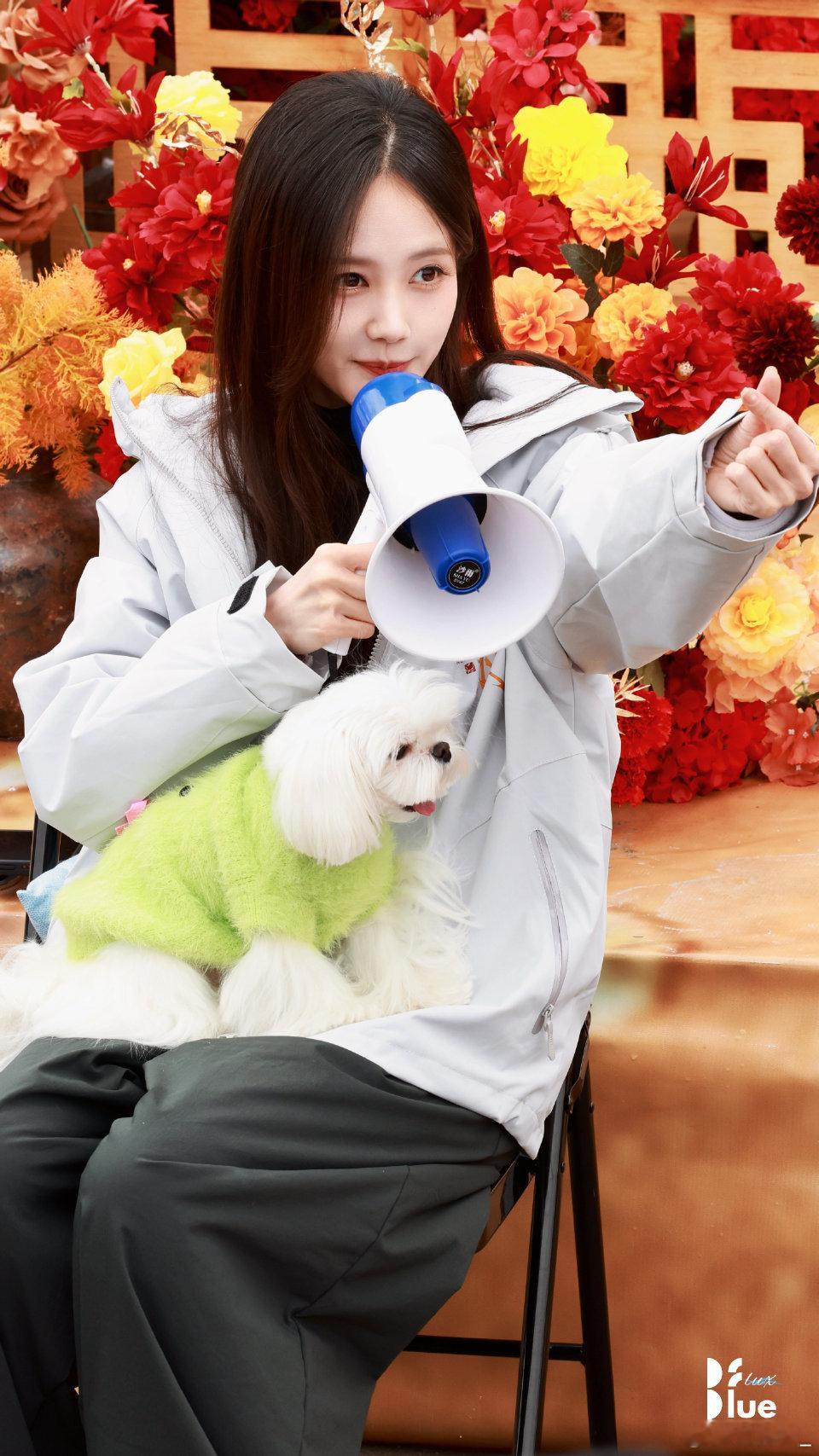 李一桐铜豌豆精神李一桐新剧开机太飒了！当场化身陈雀儿，又刚又韧不认命，这股劲儿太