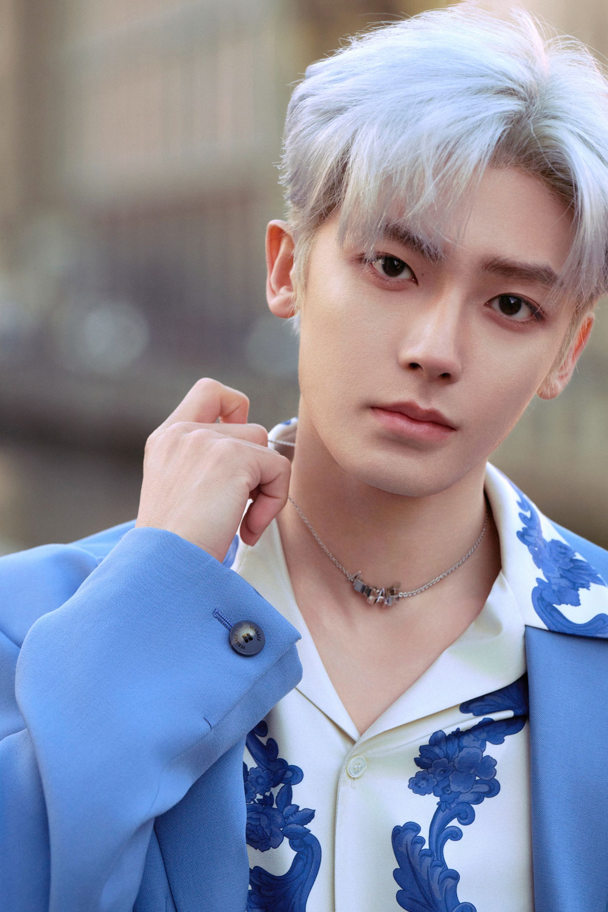 侯明昊曾推了攻玉的一番好好的《攻玉》一番大男主不接，反倒去演《神仙肉》二番，实在