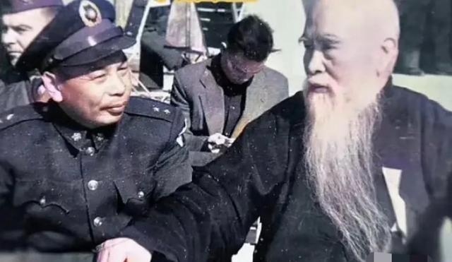 看了老哈梅内伊殉难40天的纪念，由衷感慨美以法西斯的残忍与愚蠢。说实在话，这场导