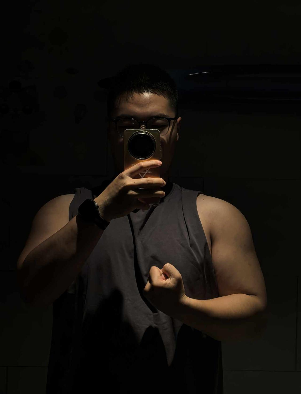 还是酒店光线好

健身 脂包肌  毫无训练痕迹的小菜鸡
