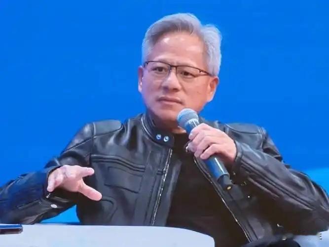 现在美国的顶尖华人就是黄仁勋、苏姿丰等，不超过十个。只要特朗普想“斩杀”黄仁勋，