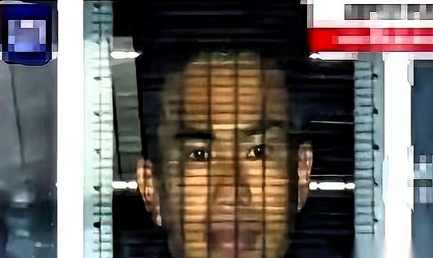 那个闯我们大使馆的日本军官，最狠的不是他翻墙，也不是他买刀。是咱们的人把他当场按