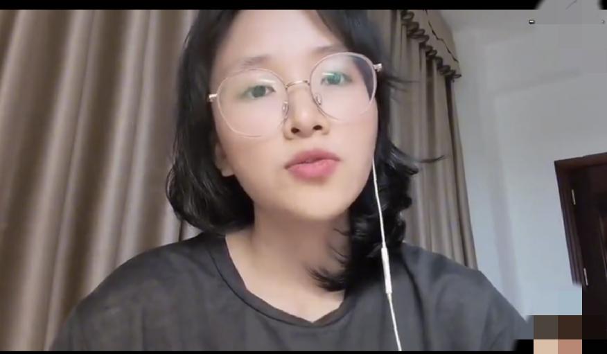 美女找了个黑人当老公，刚分手200多天，还没有找到合适的工作，父母还没有原谅他，
