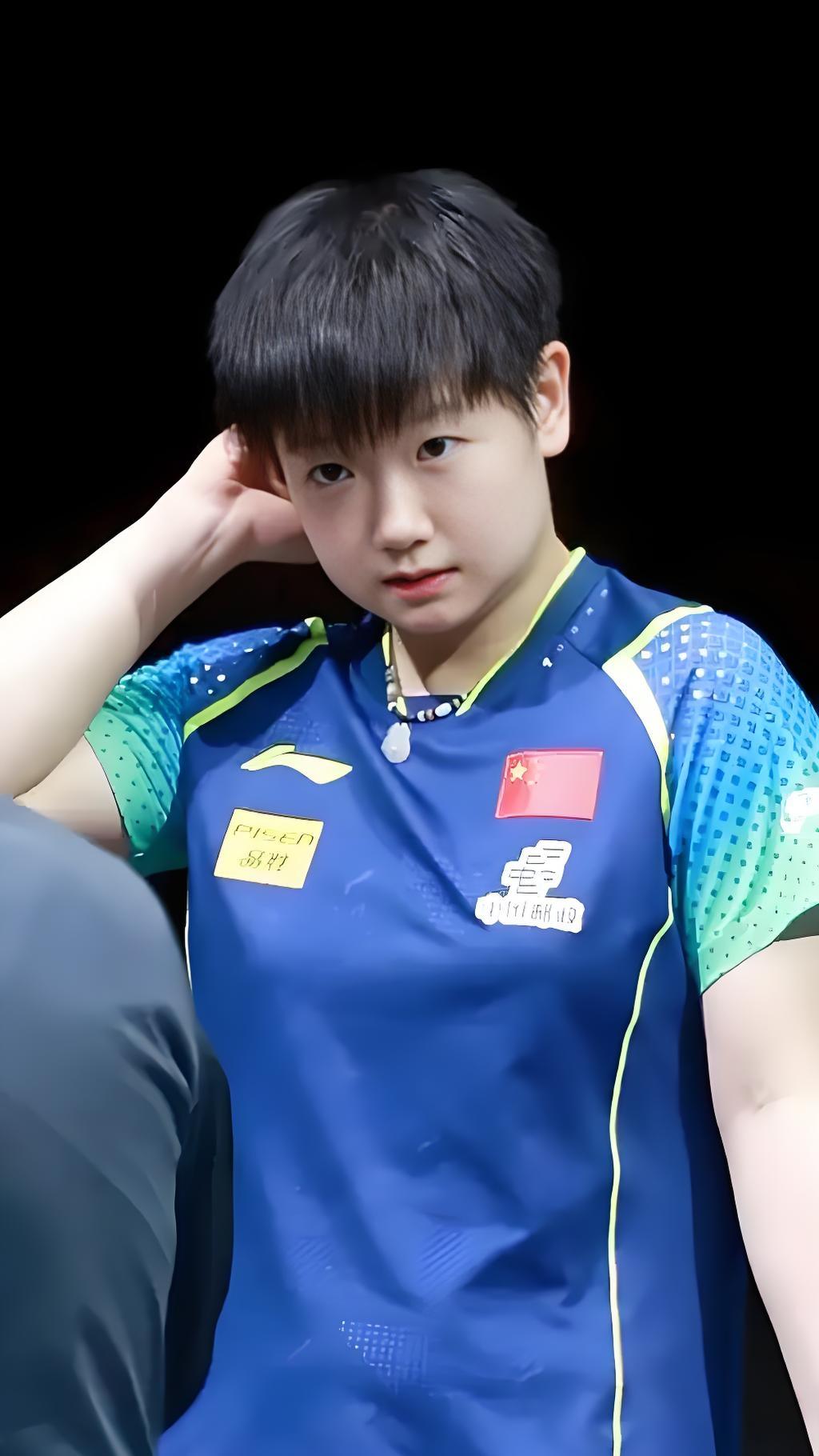 莎莎成了真正的深大队“幼儿园”“园长”？
随着蒯曼转会山东鲁能，以及深大队队员的
