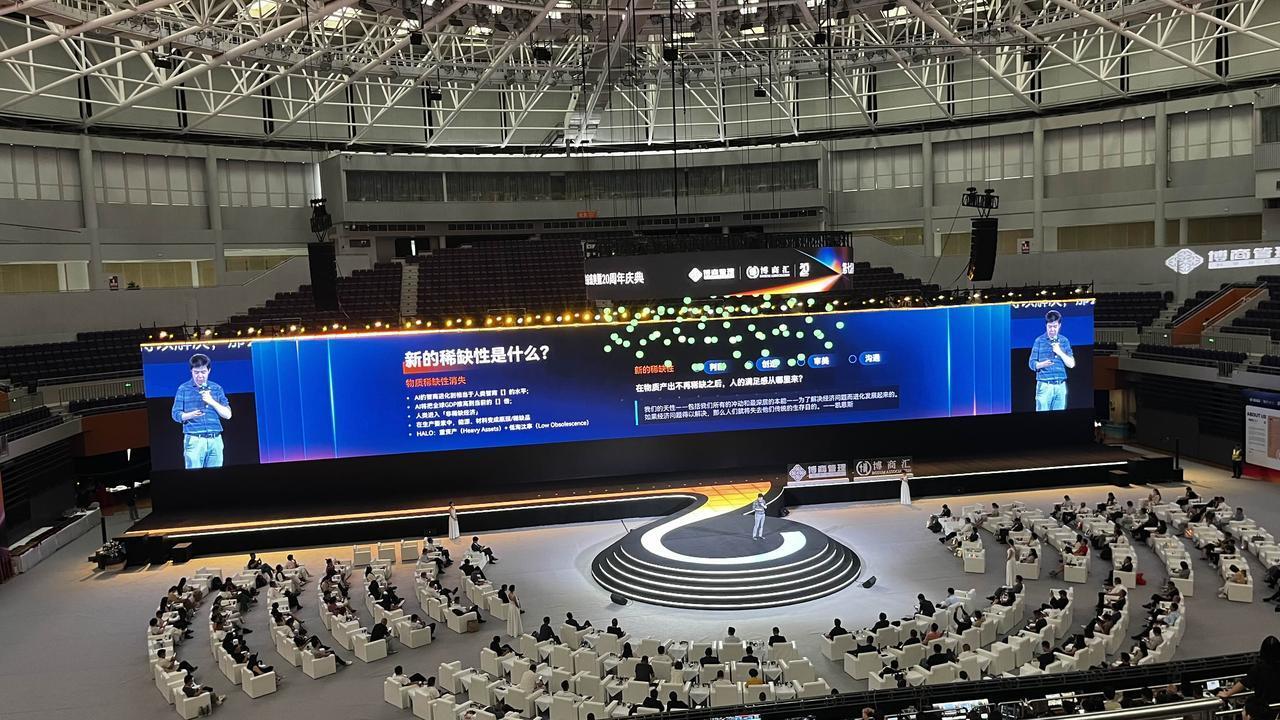 新的稀缺性，判断，创新，审美，沟通。
在AI时代，文科生迎来新的春天。AI时代学