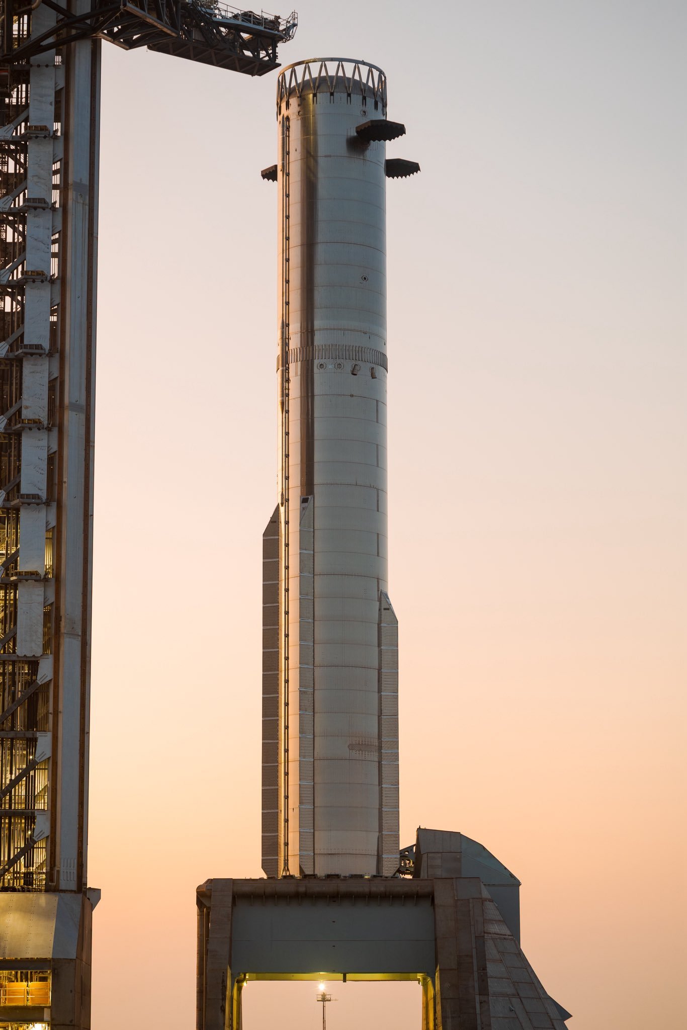 SpaceX赢得5700万美元美国军方合同，用于卫星交叉链路演示4月24日消息，