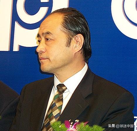 王俊生：1996年，足协也在做很多实事，健力宝队在巴西训练，唐鹏举带领的青年队从