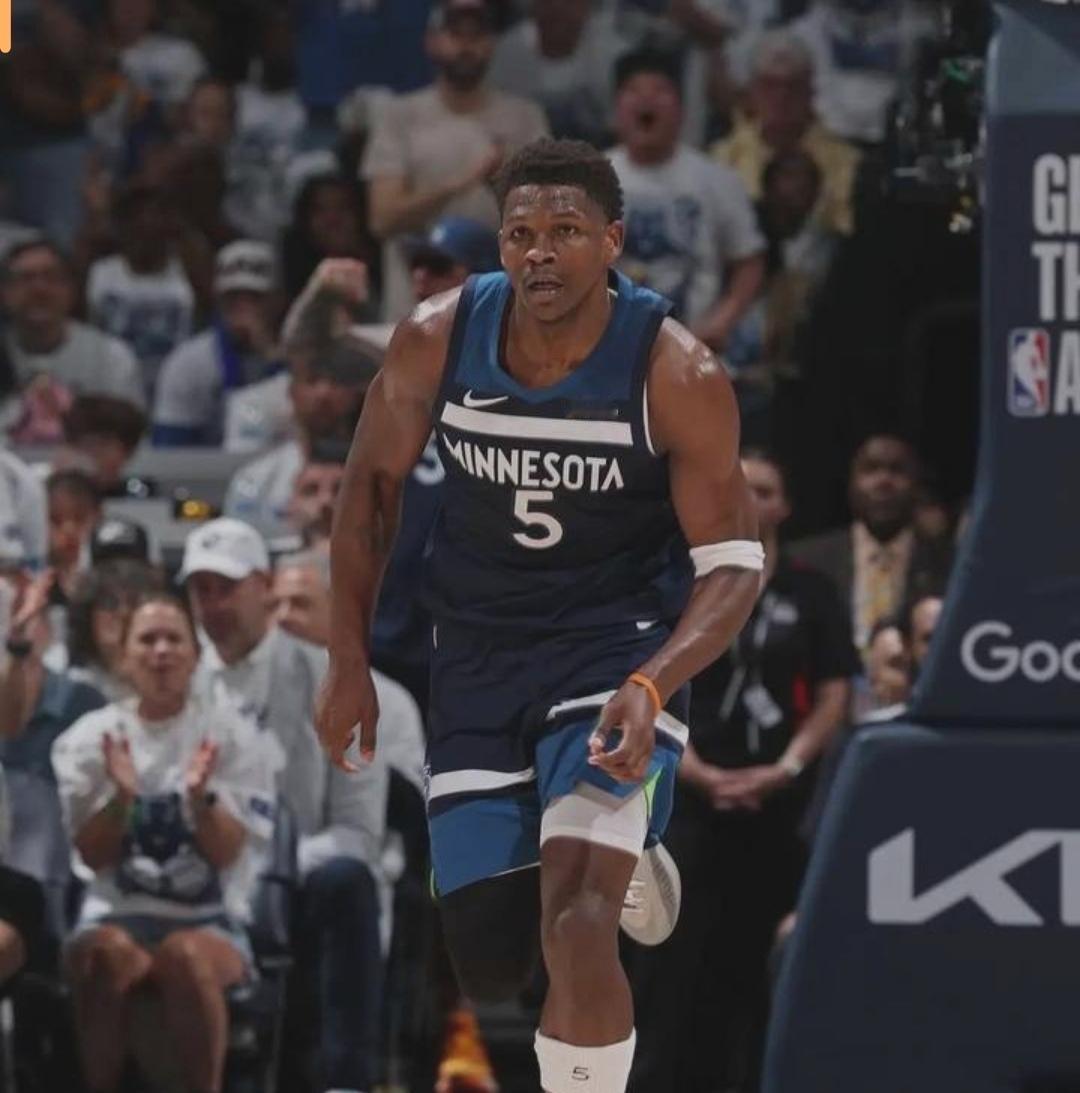 爱德华兹出战成疑，掘金赢球概率高达72%，球队有望将大比分扩大到2-0。

明天