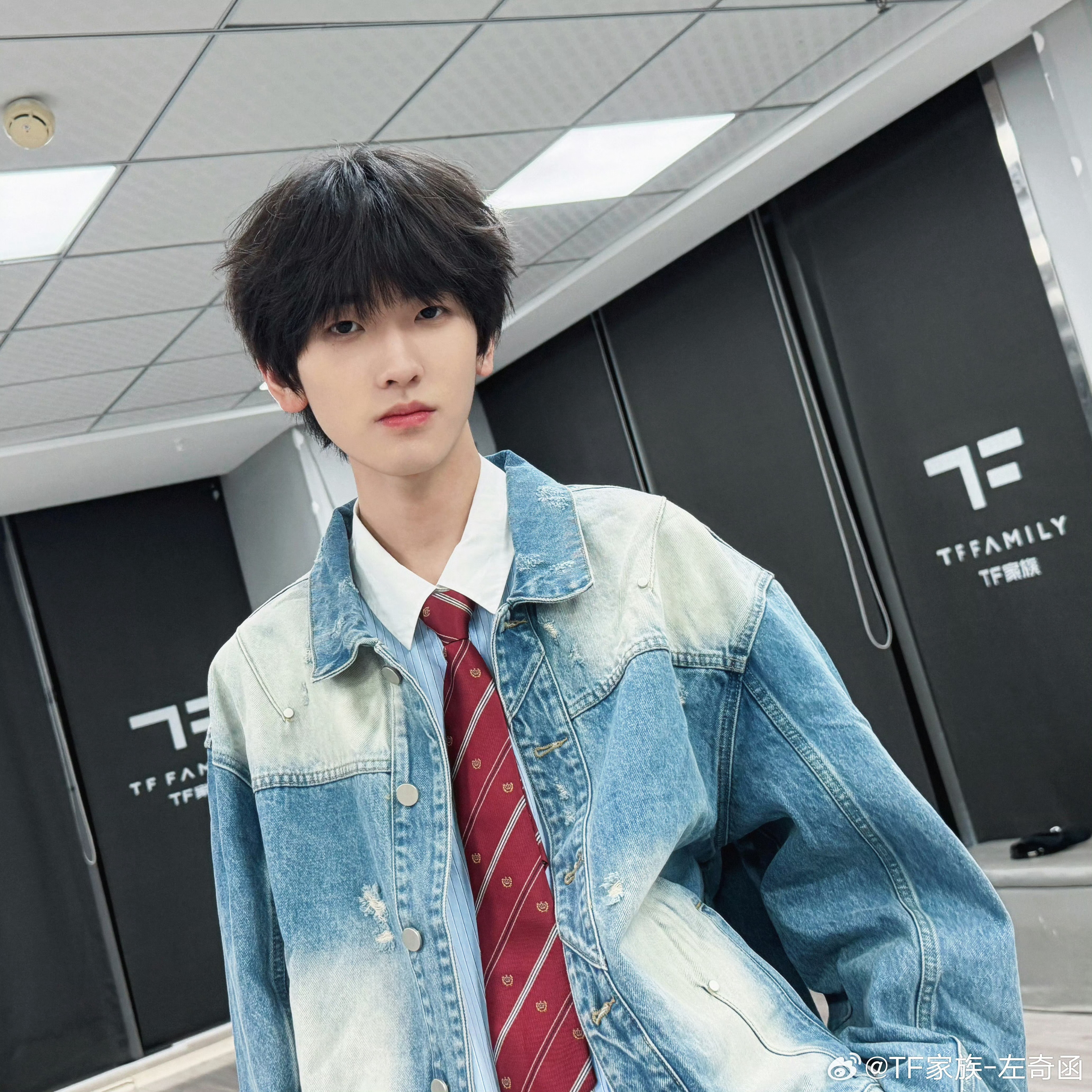 左奇函牛仔六宫格左奇函更新告别二月plog📸✌🏻3月是——就要到激动人心的时