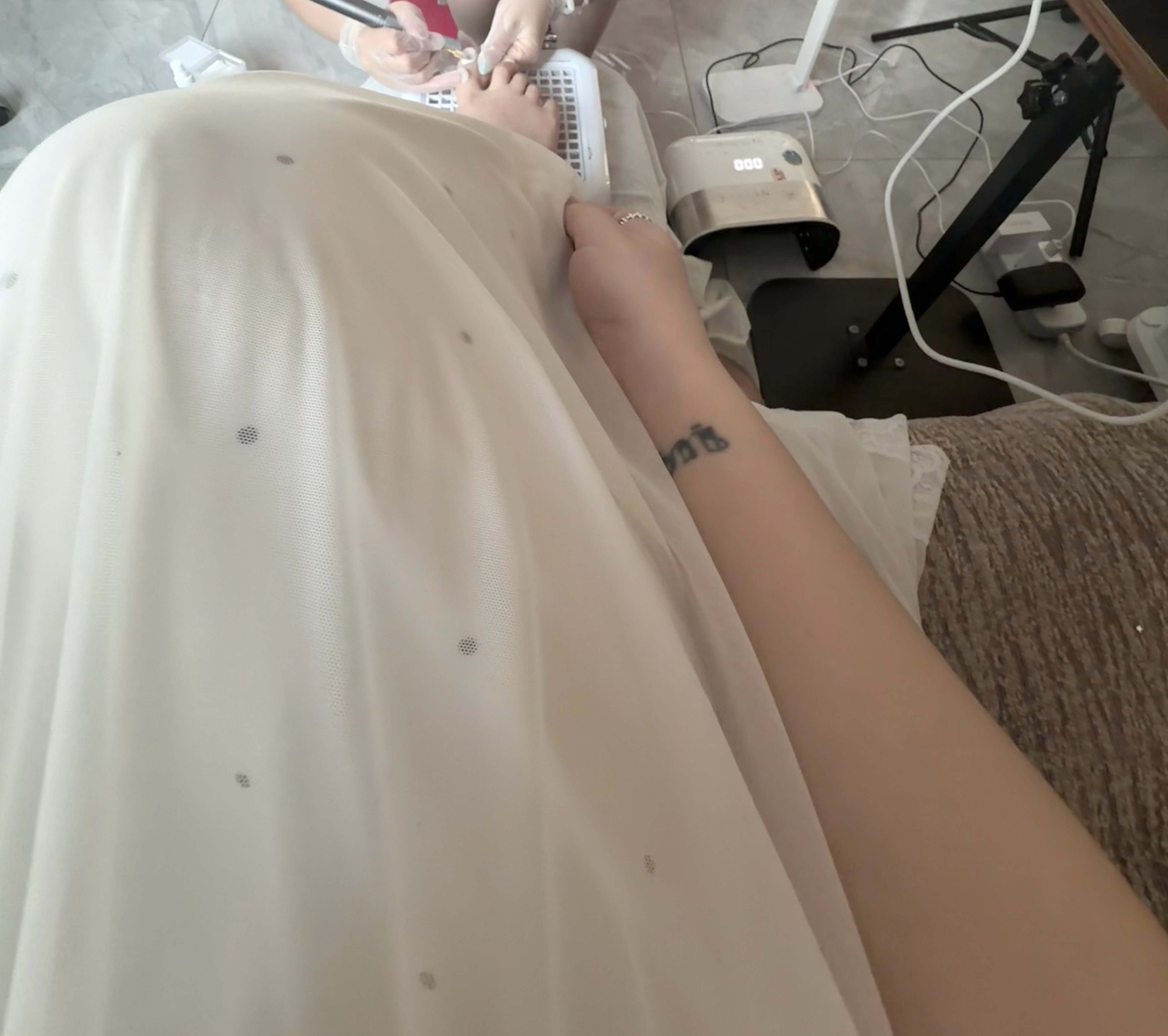 要弄个跟我本人一样骚骚欲欲的脚指甲！！！ 