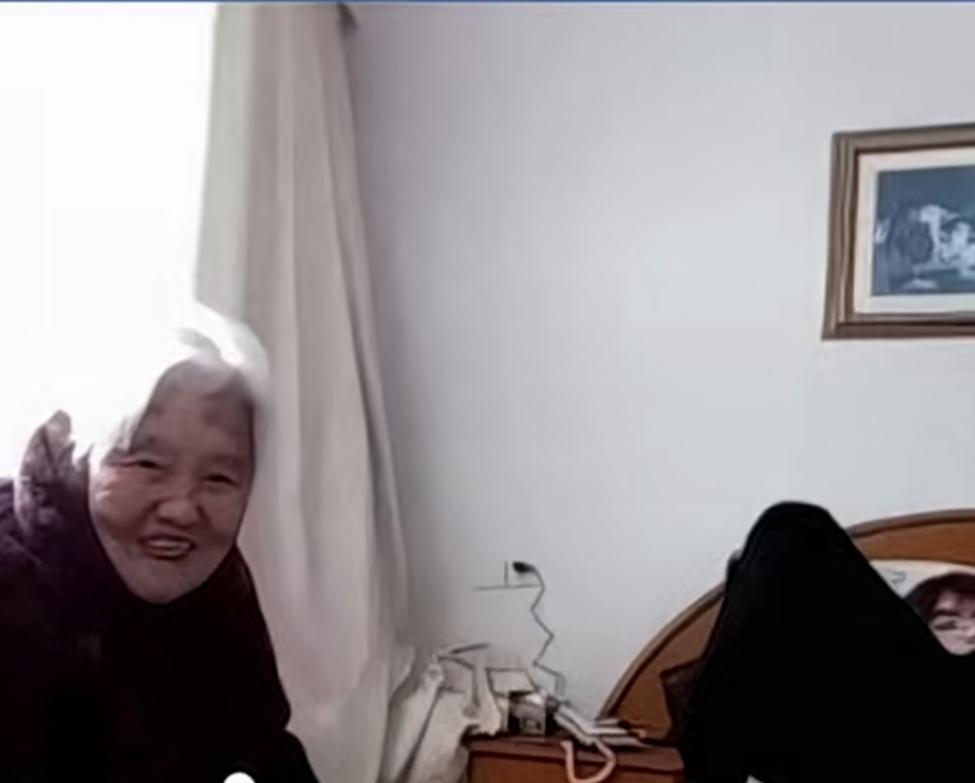 能想出这种办法的，
绝对不是一般人，
全家都觉得赚了，21岁的孙子寒假“打工”，