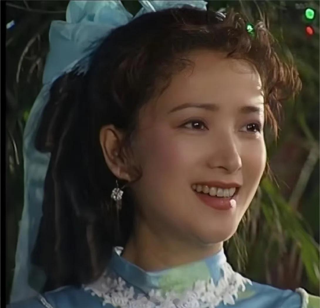 演员何晴去世演遍四大名著美女的何晴，太可惜了。据称，何晴生病后一直希望低调，让大