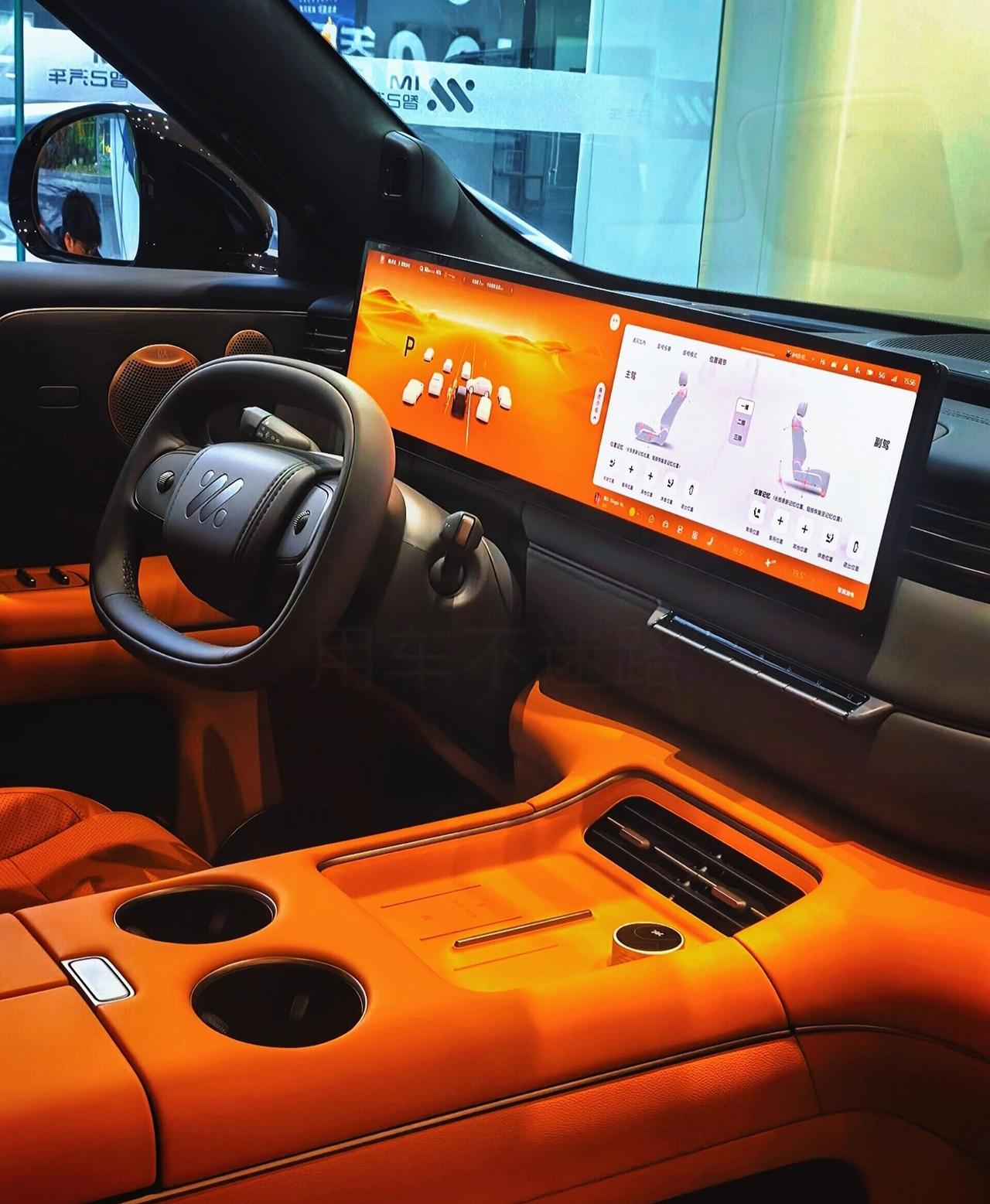 家人们谁懂啊，看完智己LS8，我家好大儿直接吵着要买车预售25.98-30.98