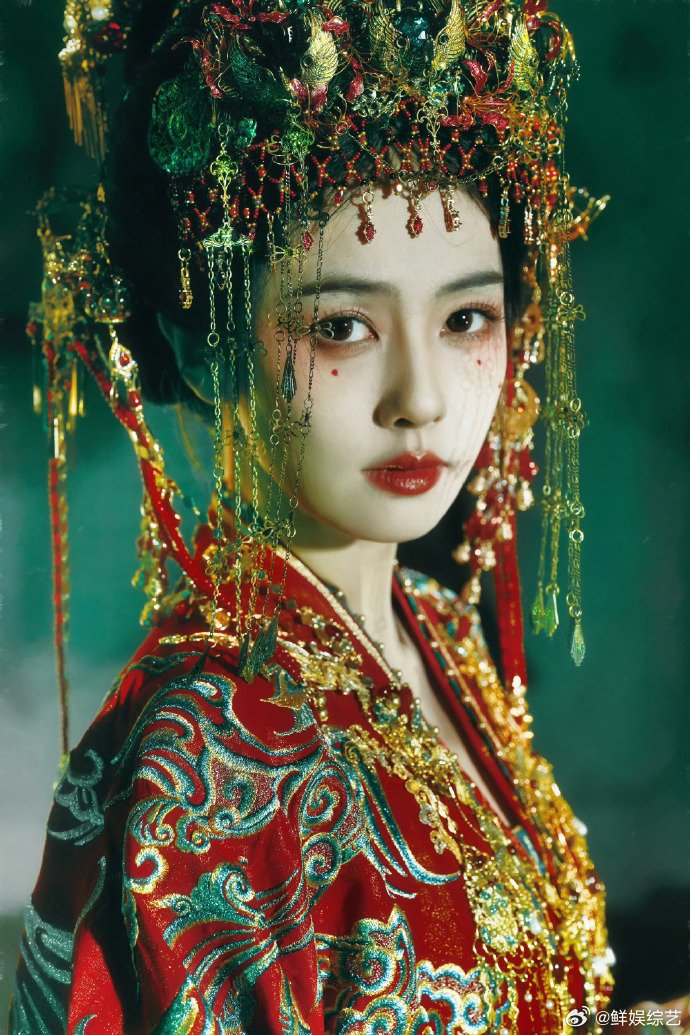 张婧仪给白鹿唐宫奇案包场张婧仪给白鹿新剧包场 张婧仪包场助阵白鹿新剧，神仙友谊羡