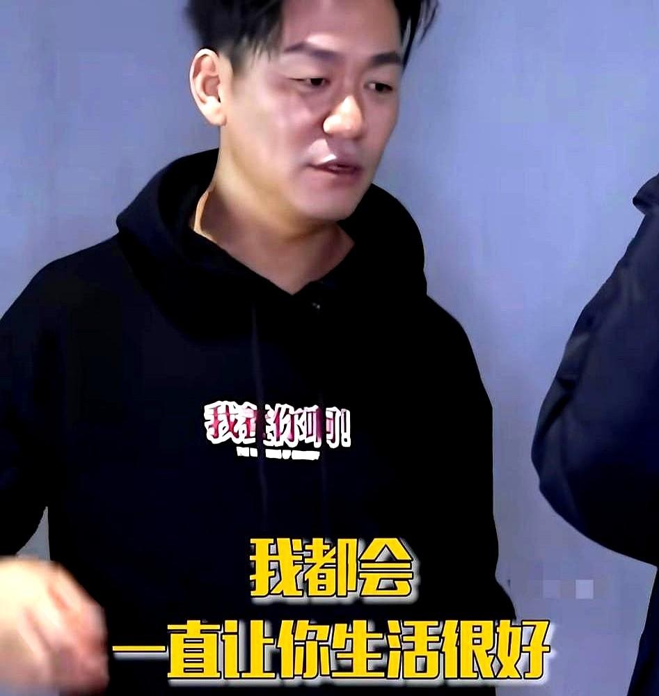 王宝强又给周星驰“送钱”了。
《功夫女足》上映，他二话不说，自己掏钱带着整个团队